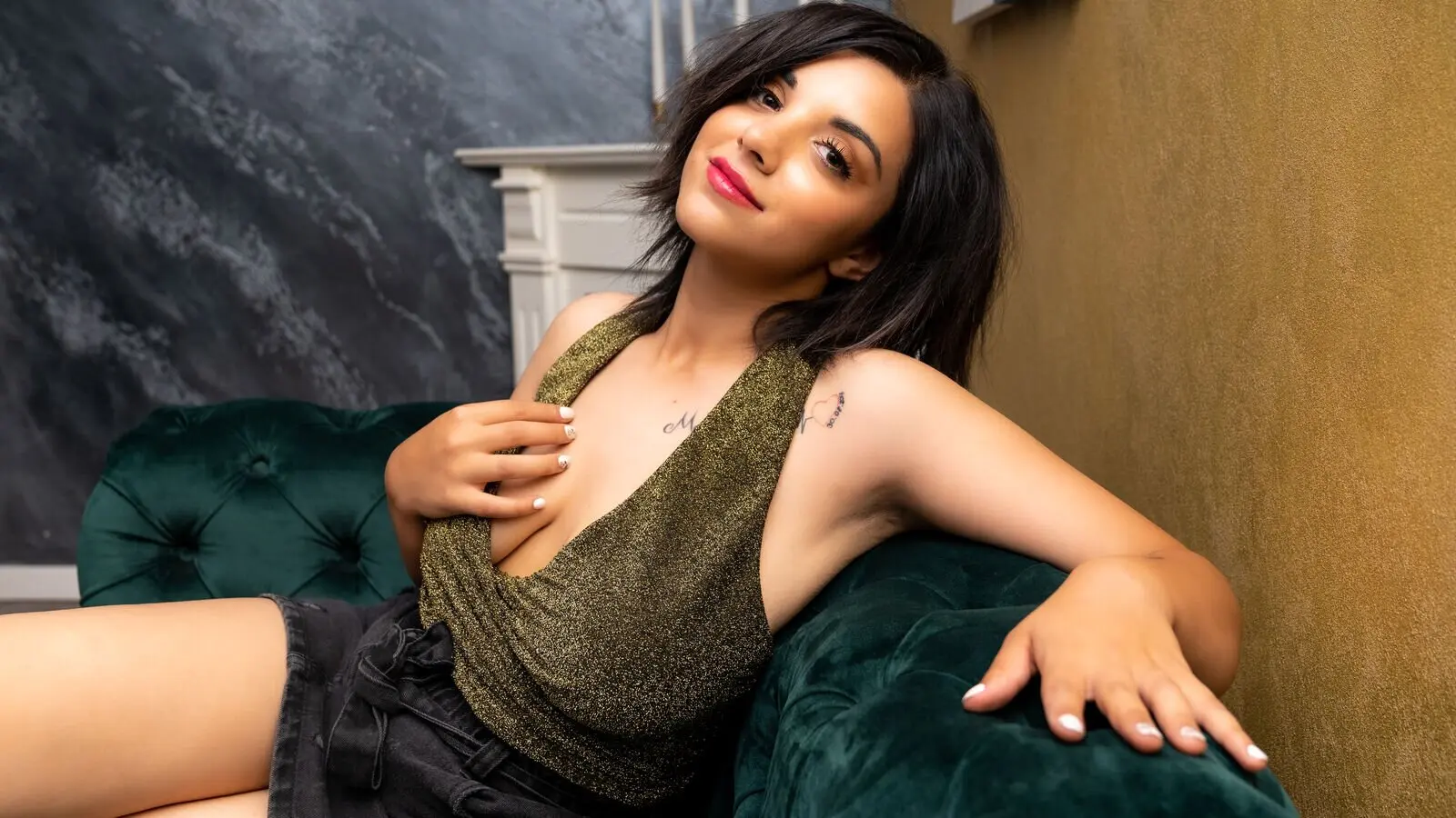 SariPatel's Sex ChatRoom