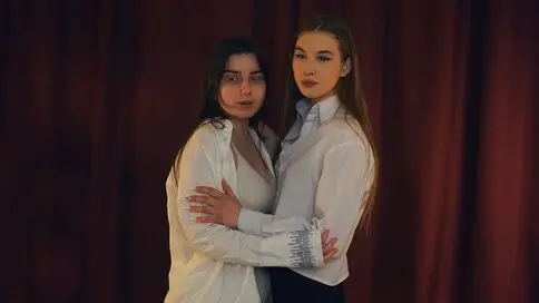 SunnAndThea's Sex ChatRoom